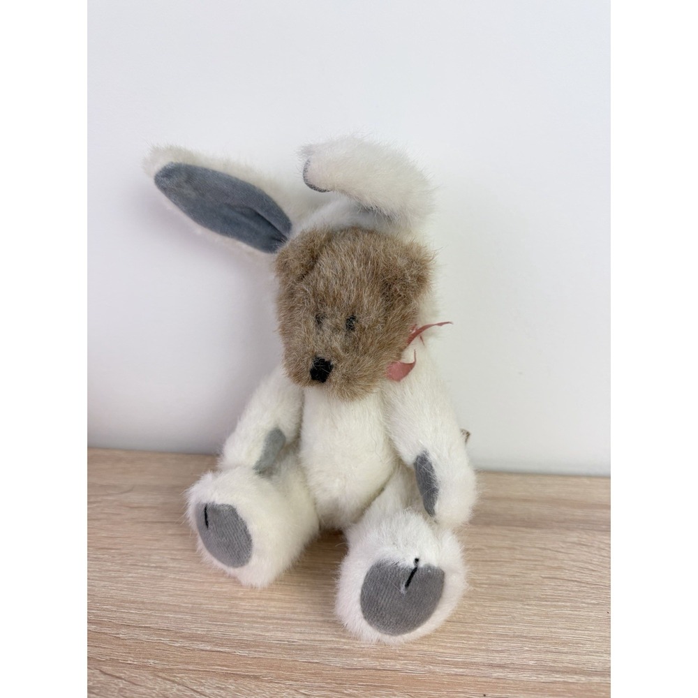 Boyd's Bears Plush Chan - Bear Dressed as a White Rabbit - 8"